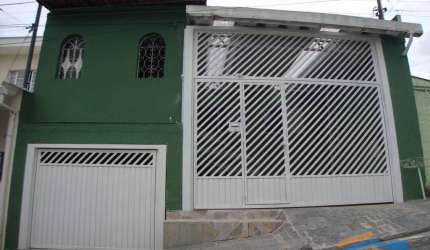 Casa com 2 Dormitórios, Quintal e 2 Vagas de Garagem - Bela Vista - Osasco.