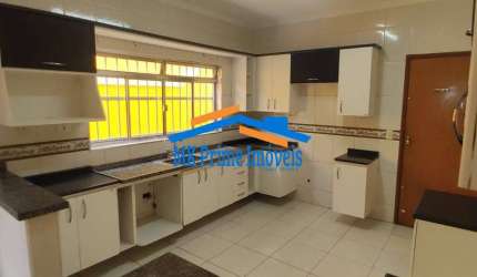 Excelente Sobrado com 3 dormitórios, 4 vagas e Churrasqueira - Vila Piauí.
