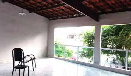 Casa para Venda em Governador Valadares, Santa Rita, 6 dormitórios, 2 suítes, 5 banheiros, 2 vagas