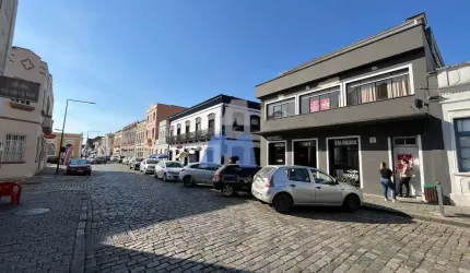 Casa e Sala Comercial de Esquina na Baía da Babitonga à Venda