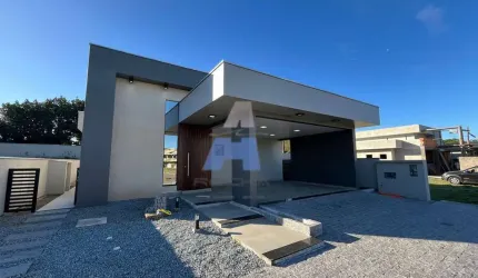 Excelente oportunidade de adquirir sua casa moderna e segura no Condomínio Vilas do Porto, em São Francisco do Sul-SC!