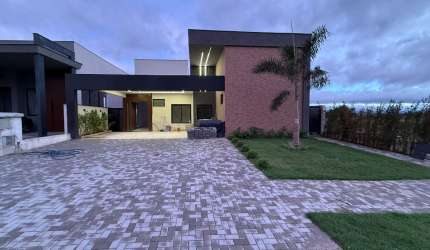 Casa térrea a venda no Condomínio Alphaville Castelo com 4 suítes em Itu/SP