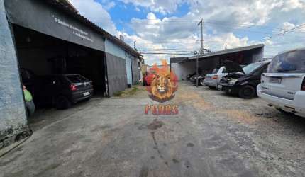 Galpão Comercial à Venda Pronto para Uso na Zona Oeste Espaçoso e com Excelente Infraestrutura