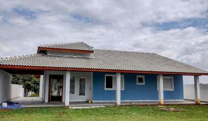 Linda Chácara em Condomínio Fechado, de 1.188m2, com  180m2 de área Construída, com Muito Verde no Vitassay em Boituva