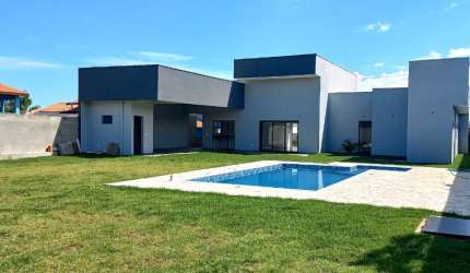 Linda Casa Térrea com 480m2 em Condomínio Fechado Green Ville  em  Boituva - SP.