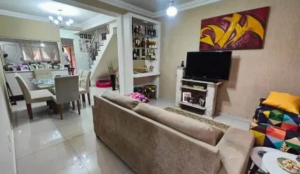 Lindo Sobrado com 03 Dormitórios  Sendo 01Suítes e 03 banheiros à Venda, 165 m²  no Bairro Assunção em São Bernardo do Campo - SP