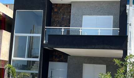 Lindo Sobrado de  170m² à venda no excelente  Condomínio   Fechado  Horto Florestal Villagio-  Sorocaba - SP.