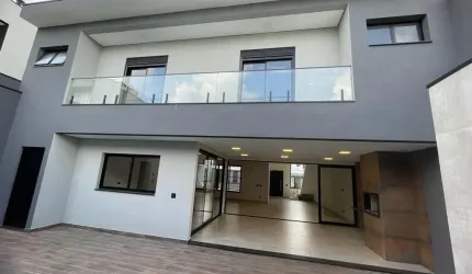Lindo Sobrado com 04 Dormitórios  Sendo 4Suítes e 05 banheiros à Venda, 310m² de área Construída, com Terreno de 288m2   no Bairro Parque dos Pássaros em São Bernardo do Campo - SP