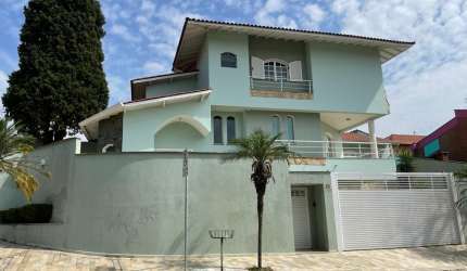 Lindo Sobrado com 04 Dormitórios  Sendo 4Suítes e 05 banheiros à Venda, 375m² de área Construída, com Terreno de 375m2   no Bairro Parque dos Pássaros em São Bernardo do Campo - SP