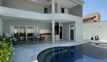 Lindo Sobrado com 03 Dormitórios  Sendo 3 Suítes e 06 banheiros à Venda, 433m² de área Construída, com Terreno de 300m2   no Bairro Parque dos Pássaros em São Bernardo do Campo - SP