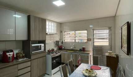 Lindo Sobrado com 02 Dormitórios  Sendo 01 Suíte e  02 banheiros à Venda, 162 m²  no Bairro  Independência  em São Bernardo do Campo - SP