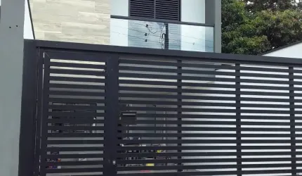 Lindo Sobrado com 03 Dormitórios sendo 03 Suítes  à Venda,  170m² no Bairro  Assunção  em São Bernardo do Campo - SP