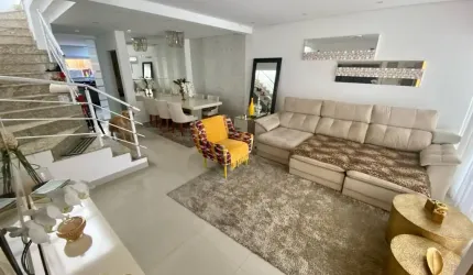 Lindo Sobrado com 03 Dormitórios sendo 03 Suítes  à Venda,  178m² no Bairro  Assunção  em São Bernardo do Campo - SP