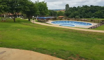 Linda Casa em Condomínio Fechado  Chácara dos Pássaros, com Lazer Completo, Sendo 03 Dormitórios  Sendo 1 Suíte e  03 banheiros à Venda, 105m²  no Bairro Planalto  em São Bernardo do Campo - SP.  Poss