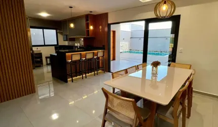 Lindo Sobrado de 289m²  de Área Construída, e Terreno de 250m², com Muito Verde no Condomínio  Jardim Europa  em Boituva - SP.