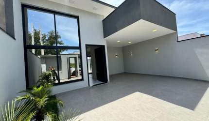 Linda Casa Térrea de 138,m² e Terreno de 200m2, no Bairro  Portal Ville Jardim em Boituva - SP.