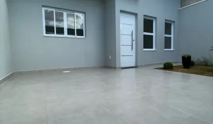 Linda Casa Térrea de 63m², de Área Construída, e Terreno de 150m², com 2 dormitórios sendo 01 Suítes, no Jardim União - Indaiatuba. - SP