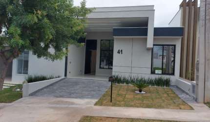 Linda Casa Térrea de 107m² de área Construída, e Terreno de 160m², à venda no excelente Condomínio Terras de São Francisco - Sorocaba - SP.