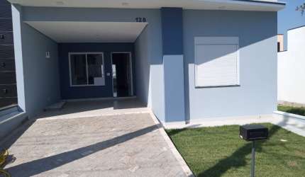 Linda Casa Térrea de 130m² de Área Construída, à venda no excelente Condomínio Terras de São Francisco - Sorocaba - SP