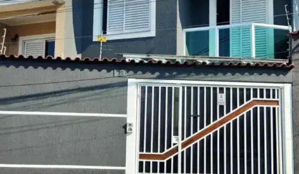 Lindo Sobrado de  86m²  com 02 Dormitórios Sendo 02 Suítes, na Vila  Camilopolis em Santo André - SP