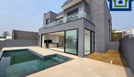 Lindo Sobrado de 360m² de Área Construída e 474m² de Área Total com 04 Suítes, à venda no excelente Condomínio Alphaville 04 - Votorantim - SP