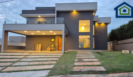 Lindo Sobrado de 356m²  de Área Construída, e Terreno de 1.000m², com Muito Verde no Condomínio Portal dos Lagos  em Boituva - SP.