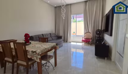Linda Casa Térrea de 181m2, e Terreno 250m2, no Bairro Portal Ville Azaleia em Boituva- SP.