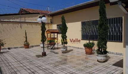 Casa com 3 dormitórios à venda, 110 m² por R$ 647.000 - Jardim Gurilândia - Taubaté/SP