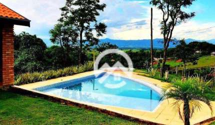 Casa de Campo de Alto Padrão Mobiliada com 3 dormitórios - venda por R$ 950.000 - Jardim das Palmeiras - Caçapava/SP