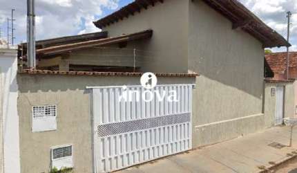 Casa à venda, 3 quartos, 1 suíte, 2 vagas, Espírito Santo - Jardim - Uberaba/MG