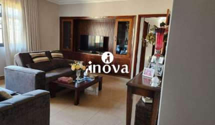Casa à venda, 4 quartos, 1 suíte, 3 vagas, Alexandre Campos - Jardim - Uberaba/MG