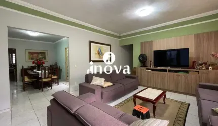 Casa à venda, 4 quartos, 3 suítes, 4 vagas, Fabrício - Uberaba/MG
