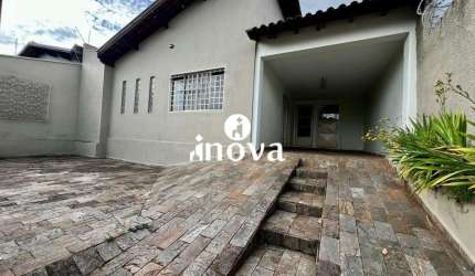 Casa à venda, 3 quartos, 3 suítes, 3 vagas, Fabrício - Uberaba/MG