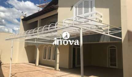 Casa à venda, 5 quartos, 1 suíte, 7 vagas, Mercês - Uberaba/MG