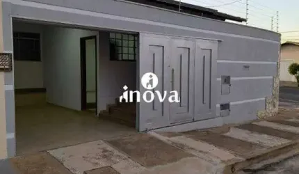 Casa à venda, 2 quartos, 1 suíte, 1 vaga, Santa Maria - Uberaba/MG