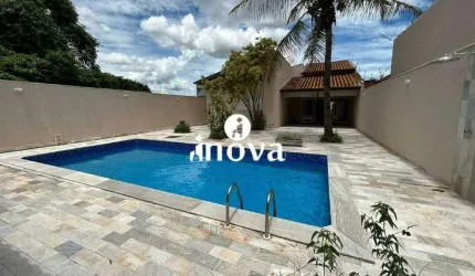 Casa ampla com piscina no Bairro Abadia