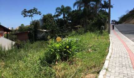Terreno amplo à Venda em Quatro Ilhas Bombinhas SC