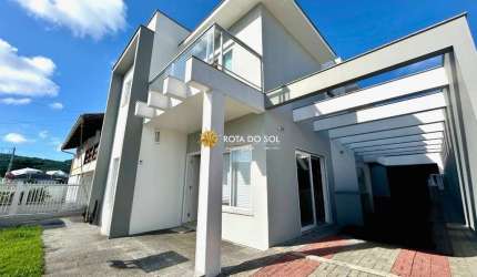 Casa de praia à venda 5 quartos Praia Zimbros Bombinhas SC