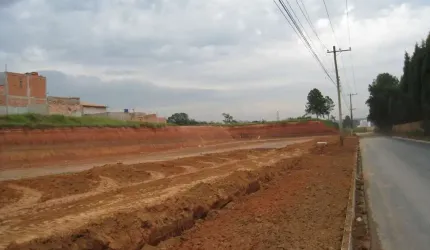 Ótimo lote comercial à venda, pronto para construir