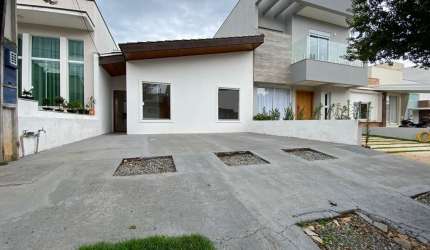 Excelente Casa de 100M²  no Condomínio Horto Florestal I Para Venda e Locação