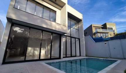 Ampla residência de 340m² localizada no Alphaville Nova Esplanada 1.