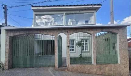Imperdível! Casa à venda em Sorocaba-SP, Vila Jardini: 4 quartos, 3 banheiros, 2 vagas de garagem, 300m². Confira já!