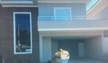 Excelente Casa no Condomínio Ibiti Royal.