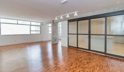 Jardim América: 3 Suítes | 2 Vagas | 213 m² úteis