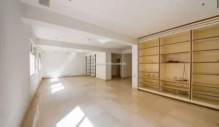 Jardim Europa: 4 Suítes | 4 Vagas | 250 m² úteis