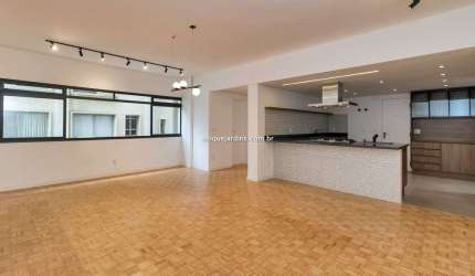 Luxuoso Apartamento Reformado em Jardim América | 3 Dormitórios | 1 Suíte | 2 Vagas | 221 m²