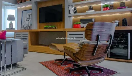 Pinheiros: 3 Dorm | 1 Suíte | 2 Vagas | 117 m² úteis (MOBILIÁDO)