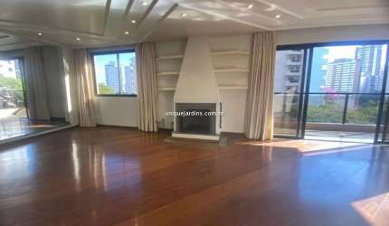 Moema: 4 Suítes | 4 Vagas | 235 m² úteis