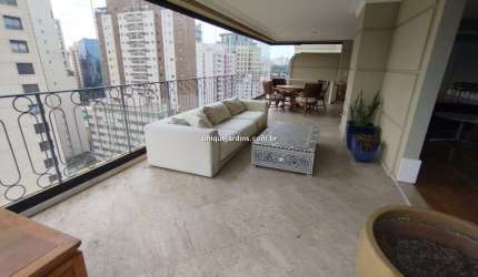 Vila Nova Conceição: 5 Suítes | 8 Vagas | 512 m² úteis