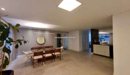Jardim América: 4 Dorm | 2 Suítes | 2 Vagas | 240 m² úteis